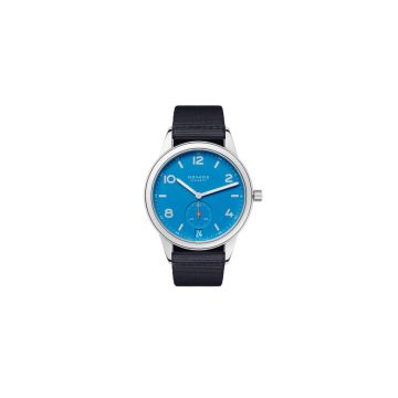 Herrenarmbanduhr Edelstahl Nomos Club Club Automat Datum Signalblau